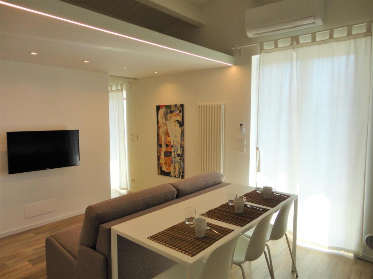 Ferienwohnung Casa Klimt Vicinissima Al Mare Parcheggio Privato Gratuito Se Disponibile Pescara Exterior foto