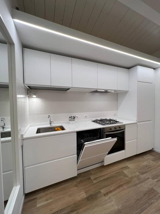 Ferienwohnung Casa Klimt Vicinissima Al Mare Parcheggio Privato Gratuito Se Disponibile Pescara Exterior foto