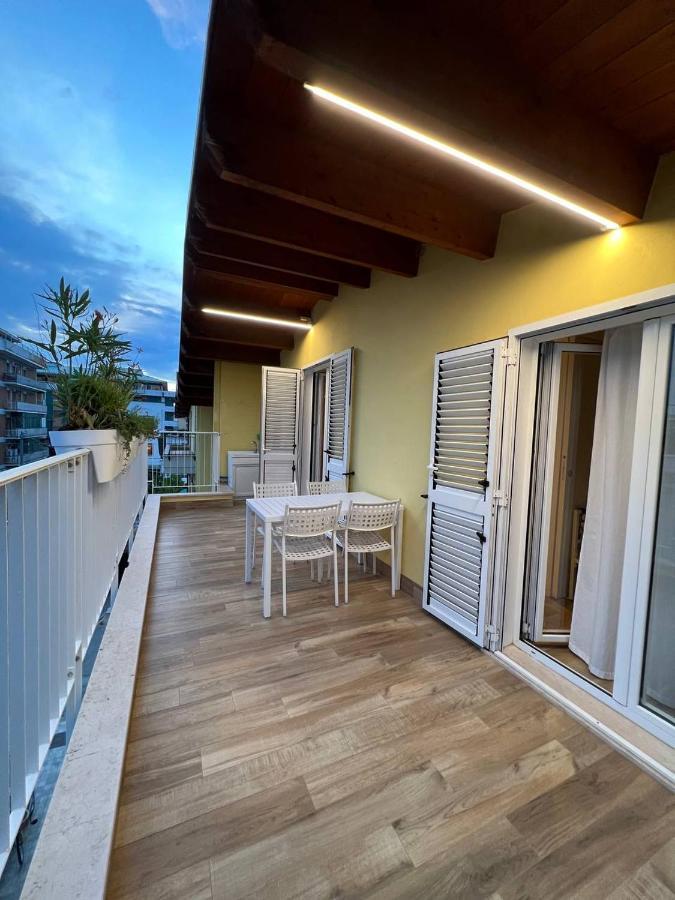 Ferienwohnung Casa Klimt Vicinissima Al Mare Parcheggio Privato Gratuito Se Disponibile Pescara Exterior foto